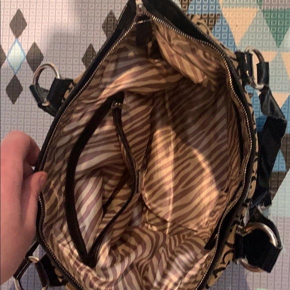 Guess Bag - Picture 6 of 6